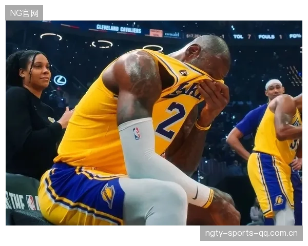NBA后场长传助攻如艺术：篮球场上的完美瞬间
